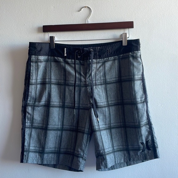 Grey Hurley Board Shorts Size 33 (XL) - Picture 11 of 11